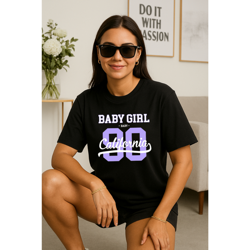 Camiseta Feminina Oversized Baby Girl California 90 Moda Blogueira Stretwear Gola Redonda Algodão Estilo Treino Academia