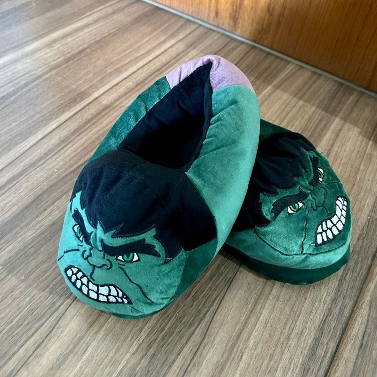 Pantufa do Hulk 3D