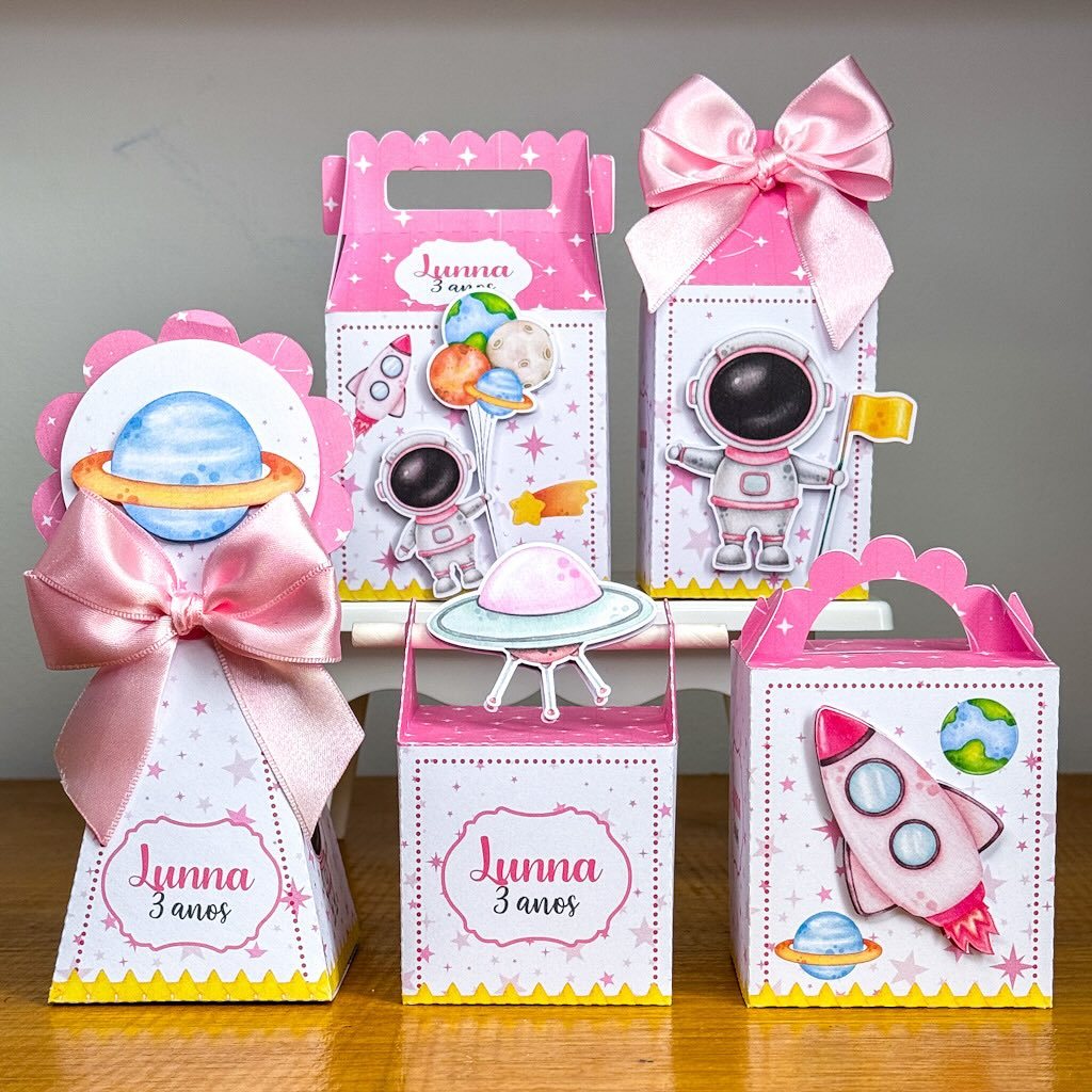 Kit Festa Astronauta Menina Rosa l Personalizados l Lembrancinha para Festa l kit Caixas Personalizadas