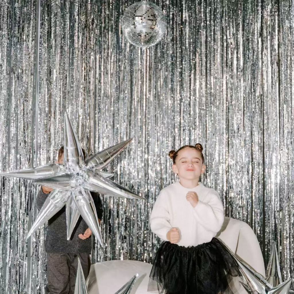 Kit com1/2/3Decoração festa E Dia Namorado,Unidades Cortina Metalizada Holografica Franja 2x1m e eventos 3D Varias Cores