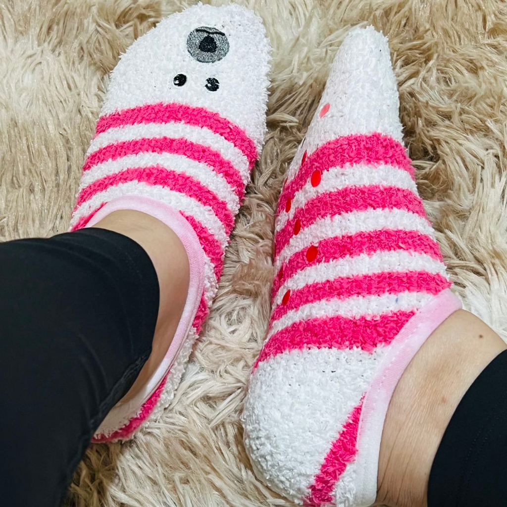 1-6 pares de meias infantis de pelúcia antiderrapantes com estampa de desenho animado para meninos e meninas em Oferta na Shopee