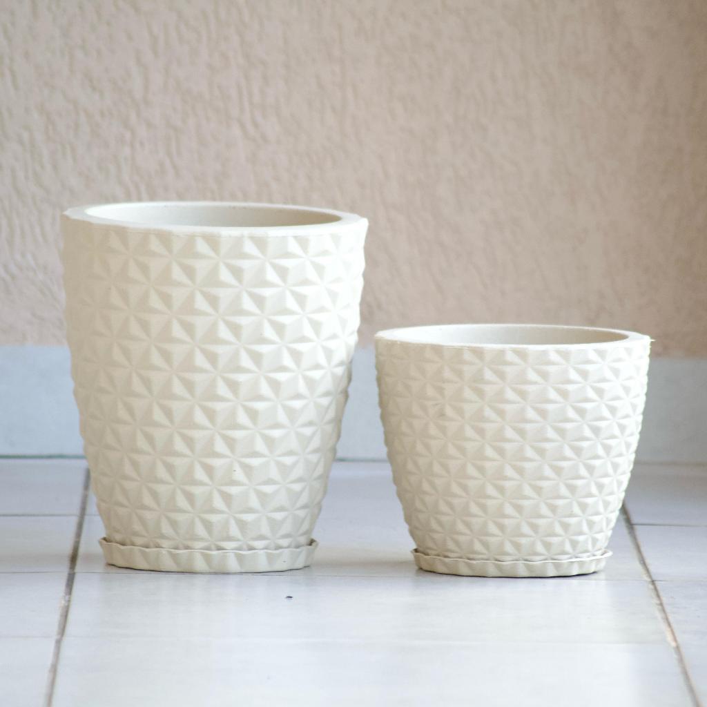 2 Vasos para Plantas Diamante Luxo Elegante Estilo 3D com Prato em Polietileno