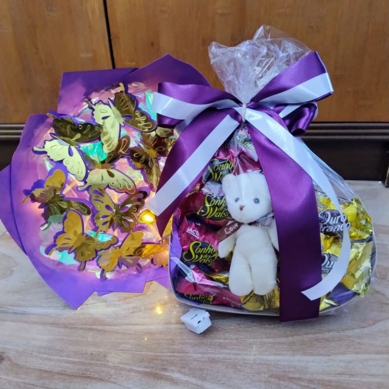 Cesta coração com chocolate buquê de borboletas 3D luxo montado com led em Oferta na Shopee