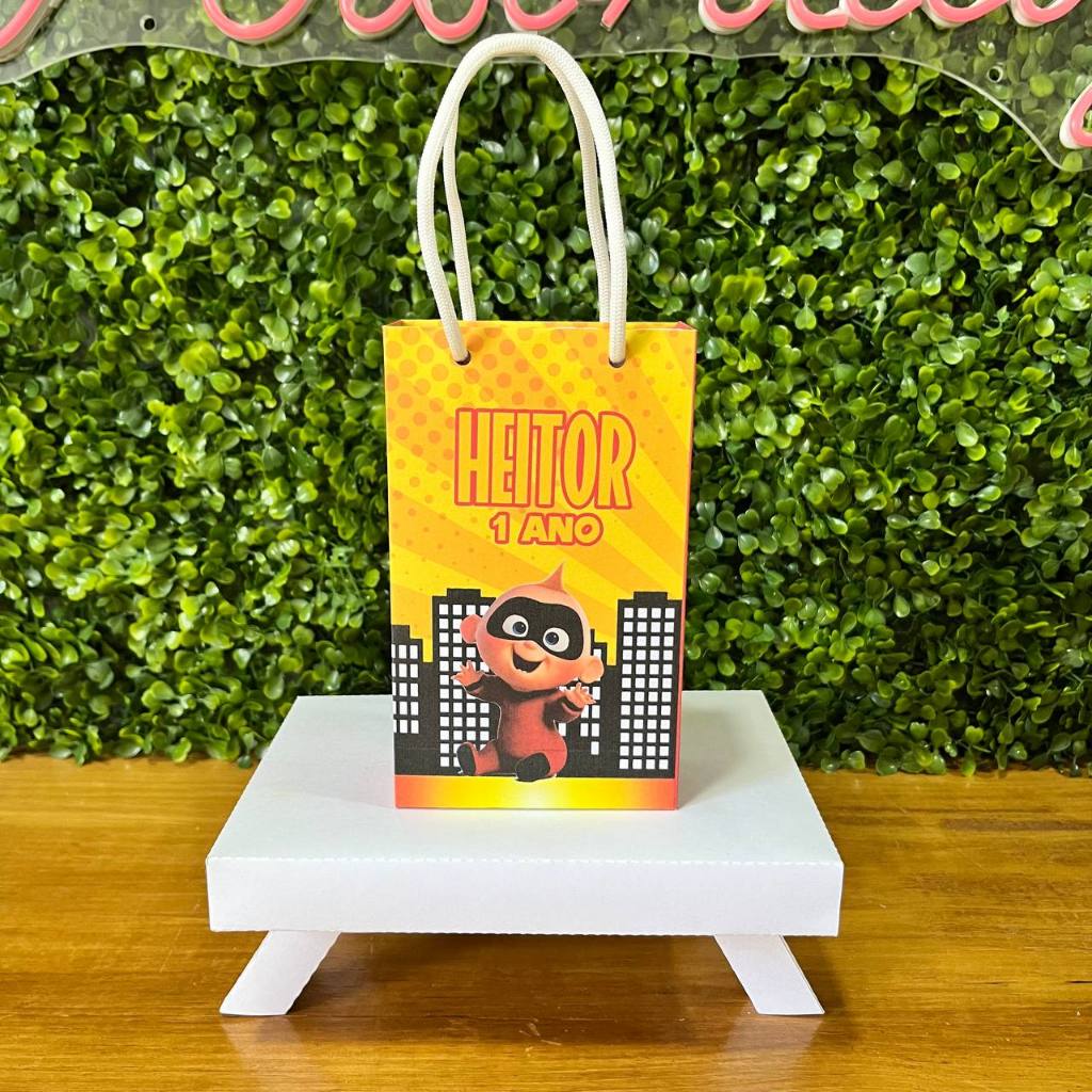 SACOLINHA PERSONALIZADA ZEZÉ OS INCRIVEIS - PEGUE E MONTE - TAMANHO (P) - Lembrancinha - Aniversário