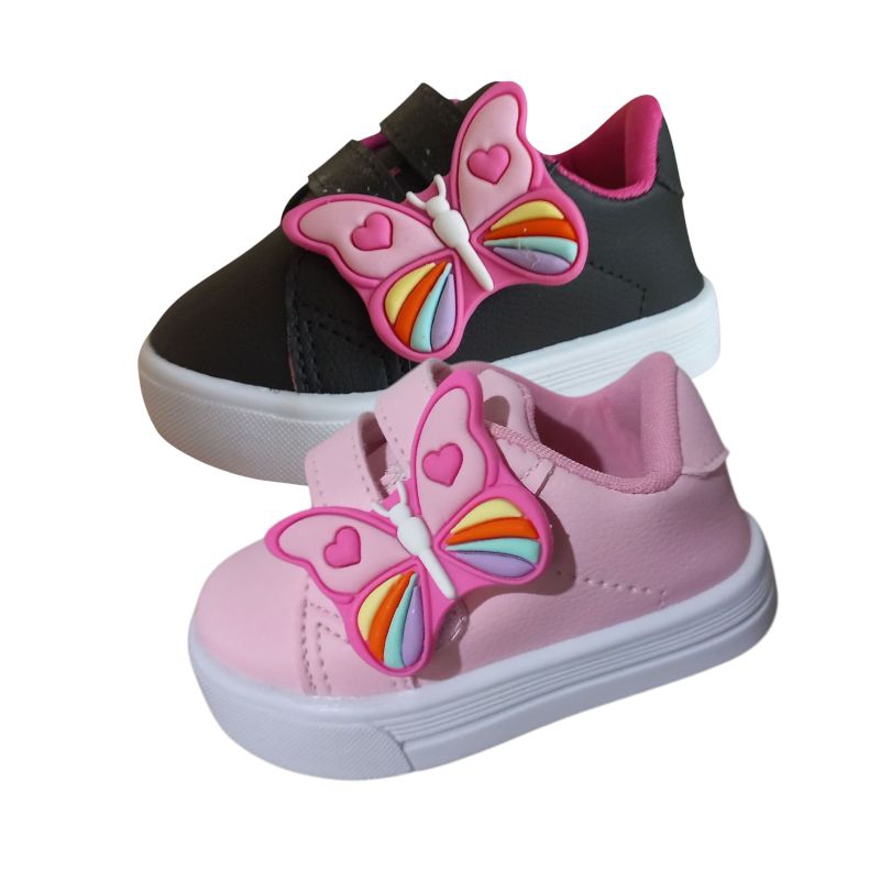 Tênis infantil feminino com enfeite de borboleta colorida