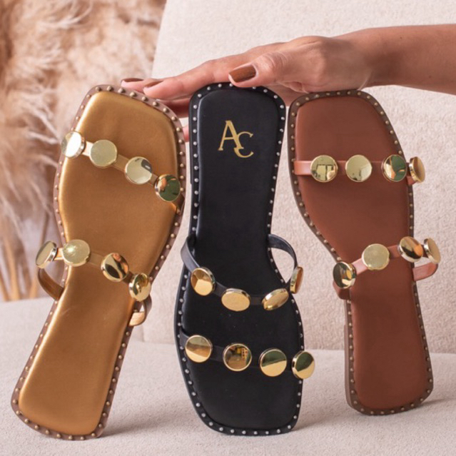Sandália rasteirinha feminina de luxo com medalhas douradas confortável, tendência  (FORMA GRANDE) em Oferta na Shopee