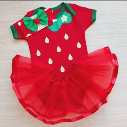 Body bebê infantil menina  temático mesversario morango moranguinho menina laço+ tule