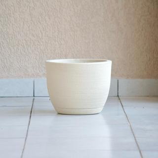 Vaso de Planta Decorativo Grande Bojo Redondo 27x34 P Grafiato Escovado com Prato em Polietileno em Oferta na Shopee