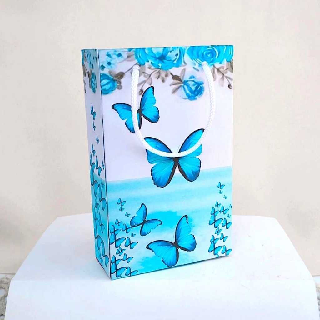 Kit Sacolinha Surpresa Festa Infantil Personalizado JARDIM DAS BORBOLETAS AZUL  Lembrancinhas | PEGUE E MONTE