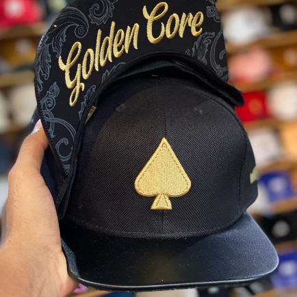 Boné MCD Golden Core Premium – Strapback Ajustável