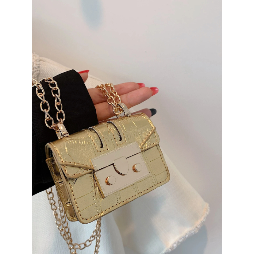 Bolsa Baú Pequena Transversal Feminina – Luxo, Corrente, Metalizada