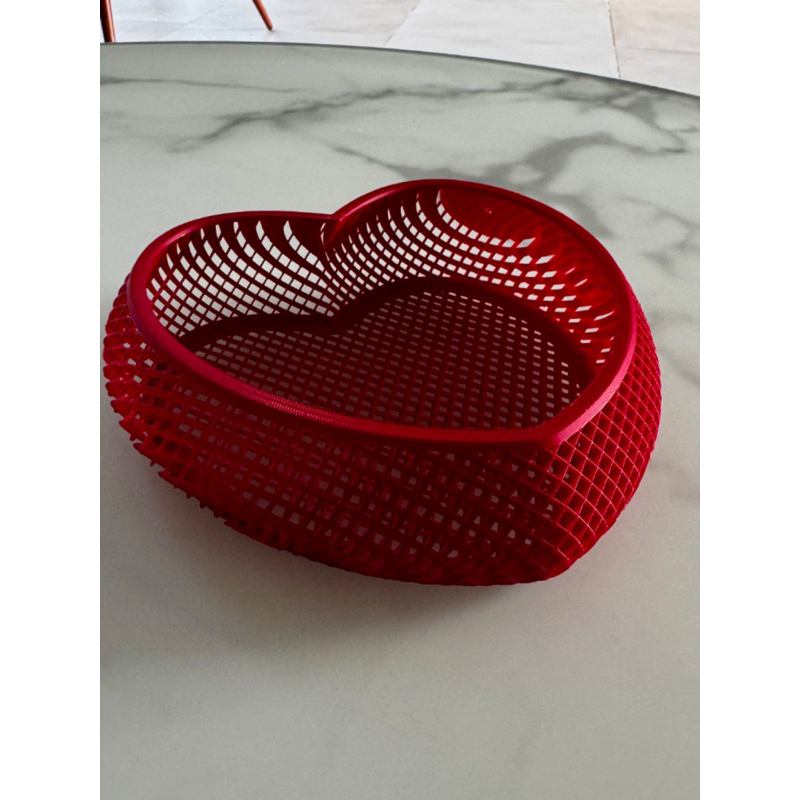 Cesto/Vaso Decorativo Coração Geométrico Vazado – Design Criativo e Moderno 17cm