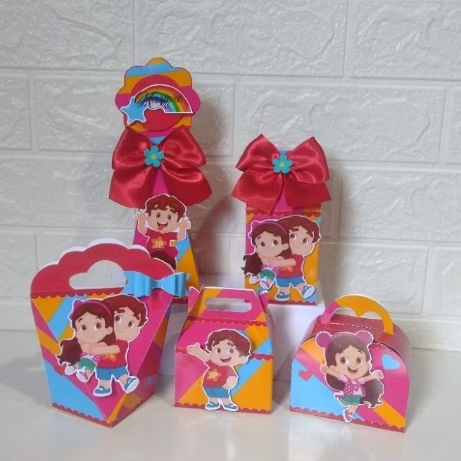 kit clássico de caixinhas personalizada para lembrancinhas de aniversário, tema JP e Maria Clara,leia a descrição.