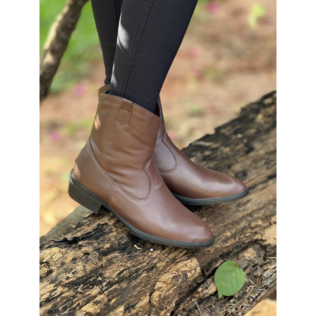 Bota Texana Feminina com Ziper e Salto Baixo Com Cano Curto