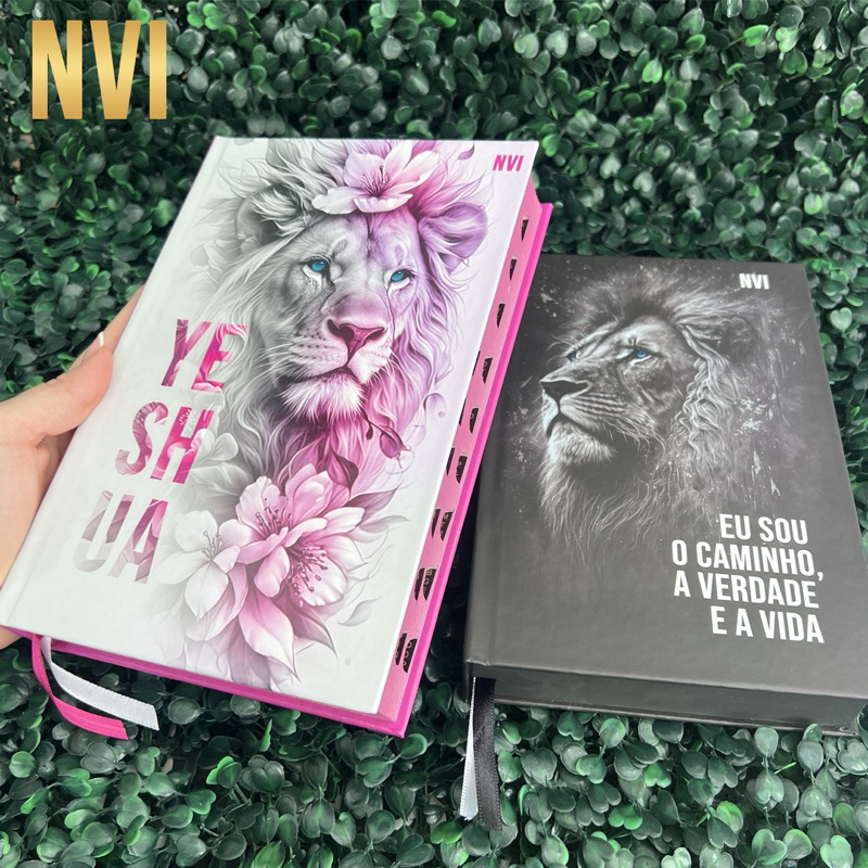 Kit Casal Cristão 2 Bíblias NVI Evangélicas Yeshua Rosa e Leão Preta Letras Médias Capa Dura HDC em Oferta na Shopee