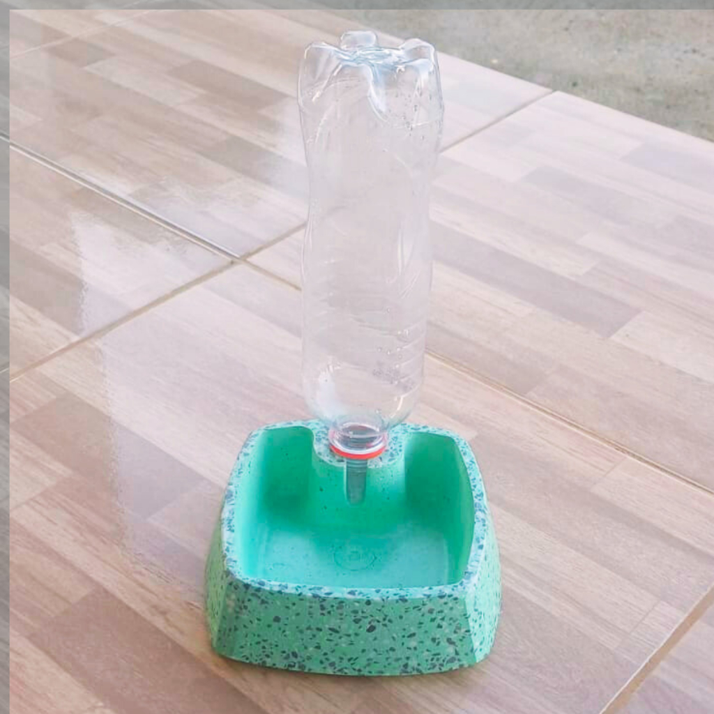 Bebedouro Automático Cães 250ml+garrfa reciclável Granitina Granitado pesado verde