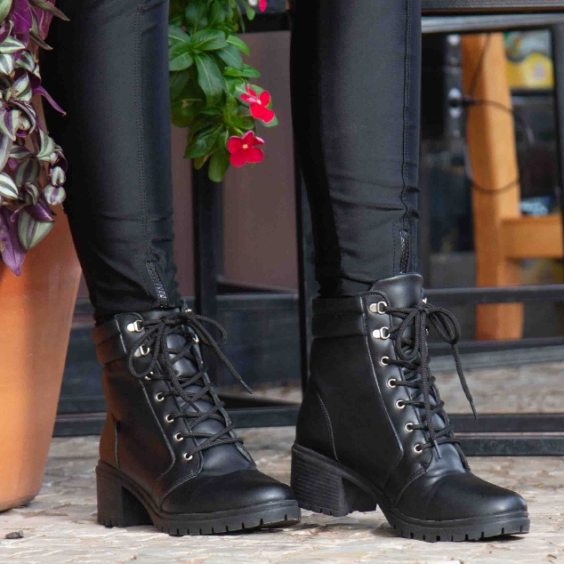 Bota Coturno Feminino Sola Leve Tratorada Salto Baixo Confortável Tendência Original Promoção Oferta