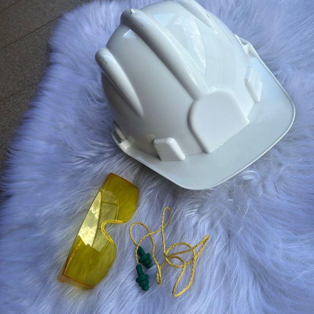 kit de epi para empresa, capacete de segurança, óculos de segurança, protetor auricular (bazar, brechó, desapego)