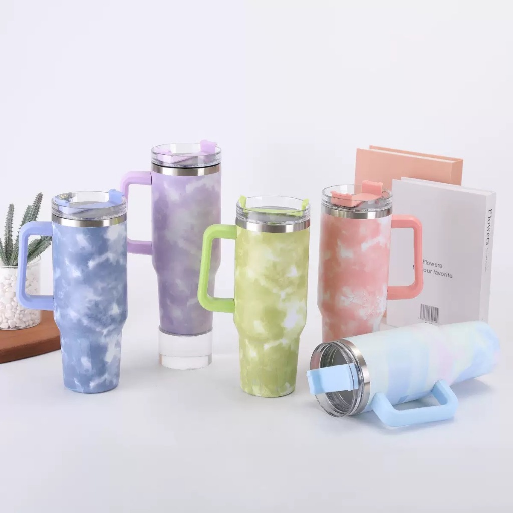 Garrafa térmica portátil de aço inoxidável com pintura marmorizada, capacidade de 1200ml, com tampa e canudo metálico. em Oferta na Shopee