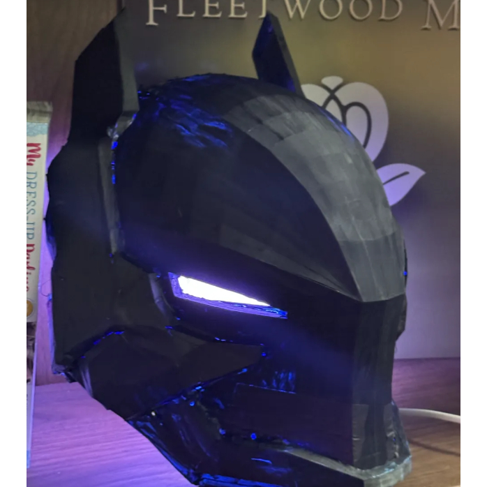 Capacete DC Cavaleiro Arkham com LED - Cosplay, Efeito Iluminado, Detalhado 3d.