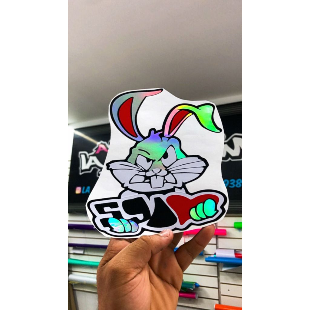 Adesivo pernalonga 59d holografico para moto bau e bikes