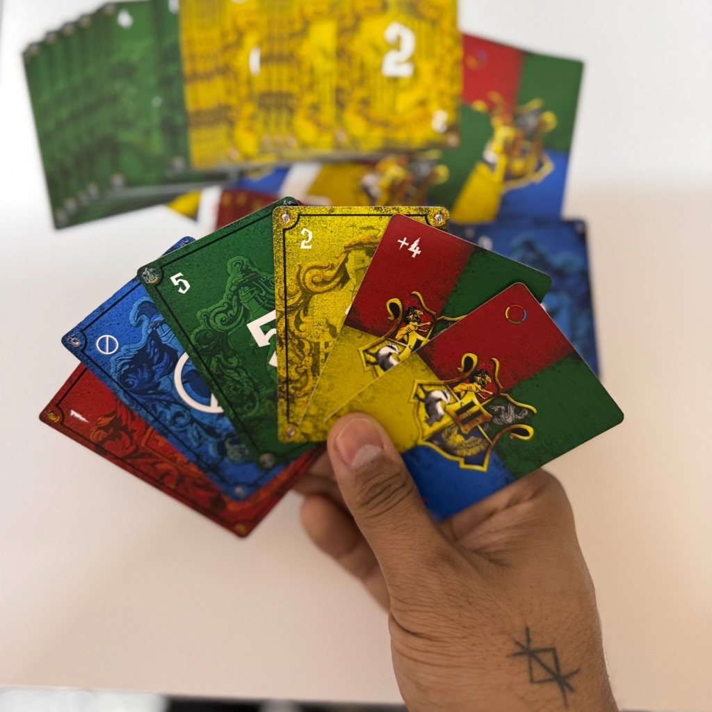 Uno Fandom Harry Potter 112 cartas + 4 cartas personalizáveis brinde
