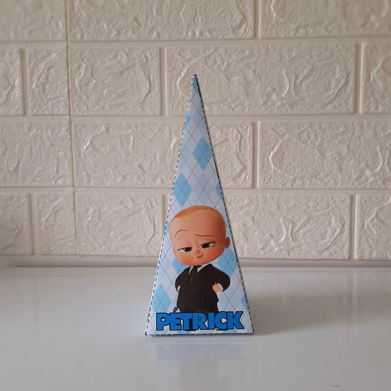 Caixa Pirâmide personalizada. Poderoso Chefinho - Lembracinha