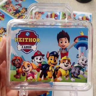 Adesivo para maletinha acrílica de vinil personalizado EM QUALQUER TEMA - PODE MOLHAR, RESISTENTE AO SUOR! em Oferta na Shopee