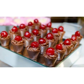 50/100 copinhos REDONDO de chocolate para doces finos e aniversário em Oferta na Shopee