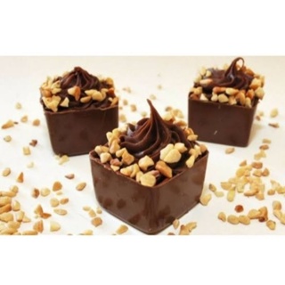 50/100 copinhos QUADRADO de chocolate para doces finos em Oferta na Shopee