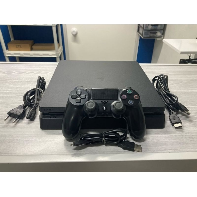 Playstation 4 - Video game Ps4 1tb com 1 controle + jogo Aleatório - Original - Semi novo