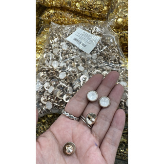 Botão de pezinho para camisas/roupa feminina banho UV (50 unidades) em Oferta na Shopee