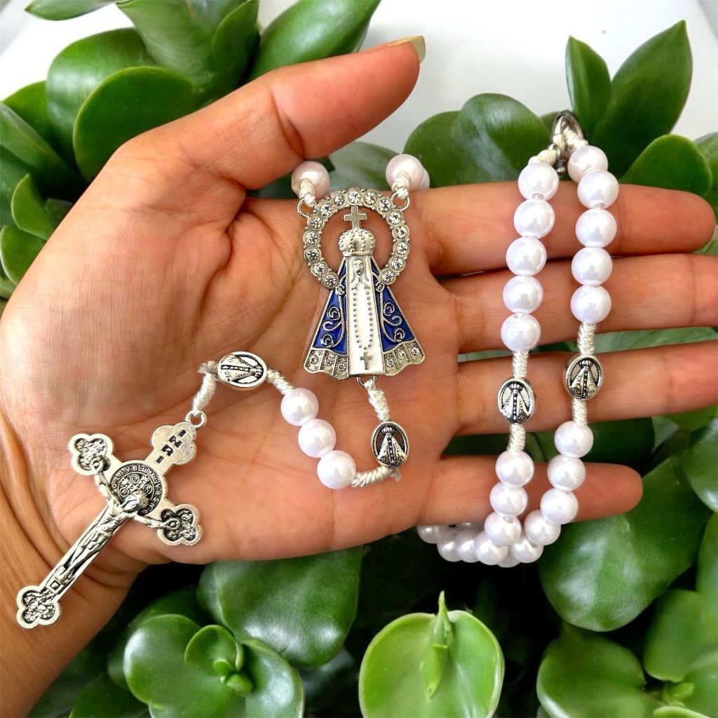 Terço Nossa Senhora Aparecida Pérola Pescoço com Fecho - 40 cm - PROMOÇÃO em Oferta na Shopee