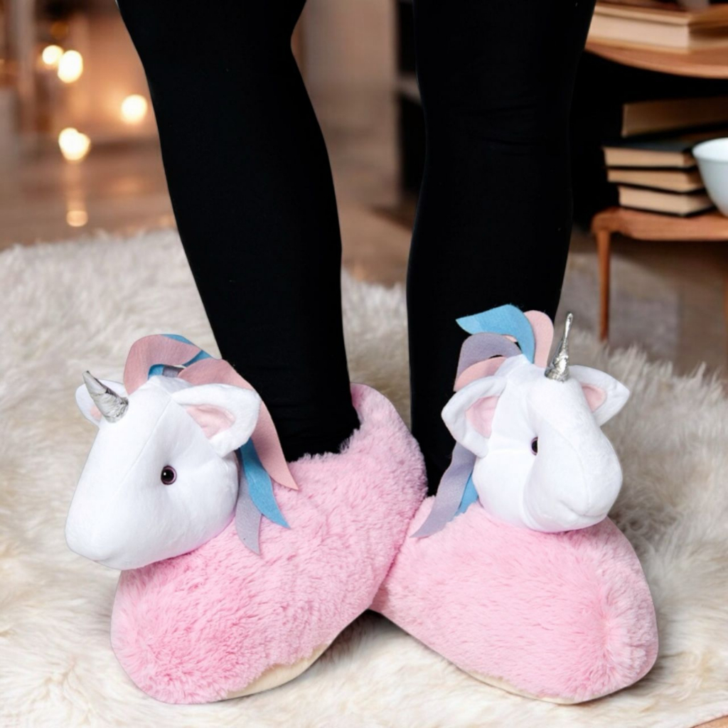 Pantufa Infantil de Pelúcia Modelo Unicórnio Rosa Colorido Solado Antiderrapante Hipoalerg...