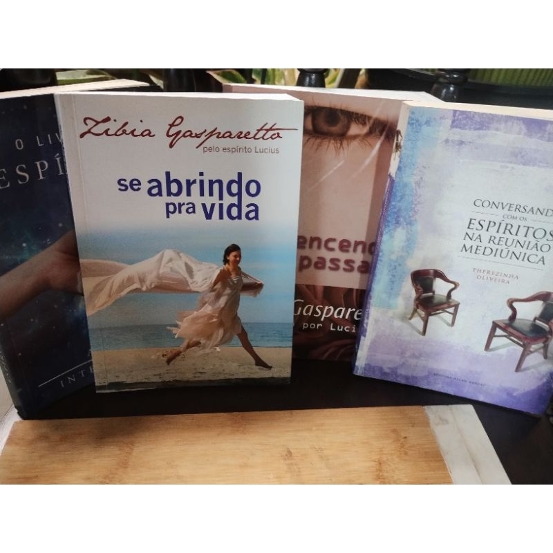 4 Livros de ensino Espiritual(Conversando com Espíritos/Vencendo o Passado/ O livro dos Espíritos/Se abrindo pra Vida)
