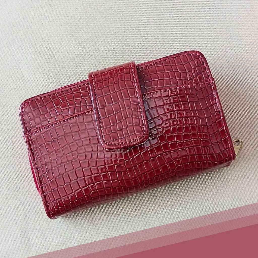 Carteira Feminina em Couro Sintético Elegante e Funcional para Cartões, Documentos, Dinheiro e outros