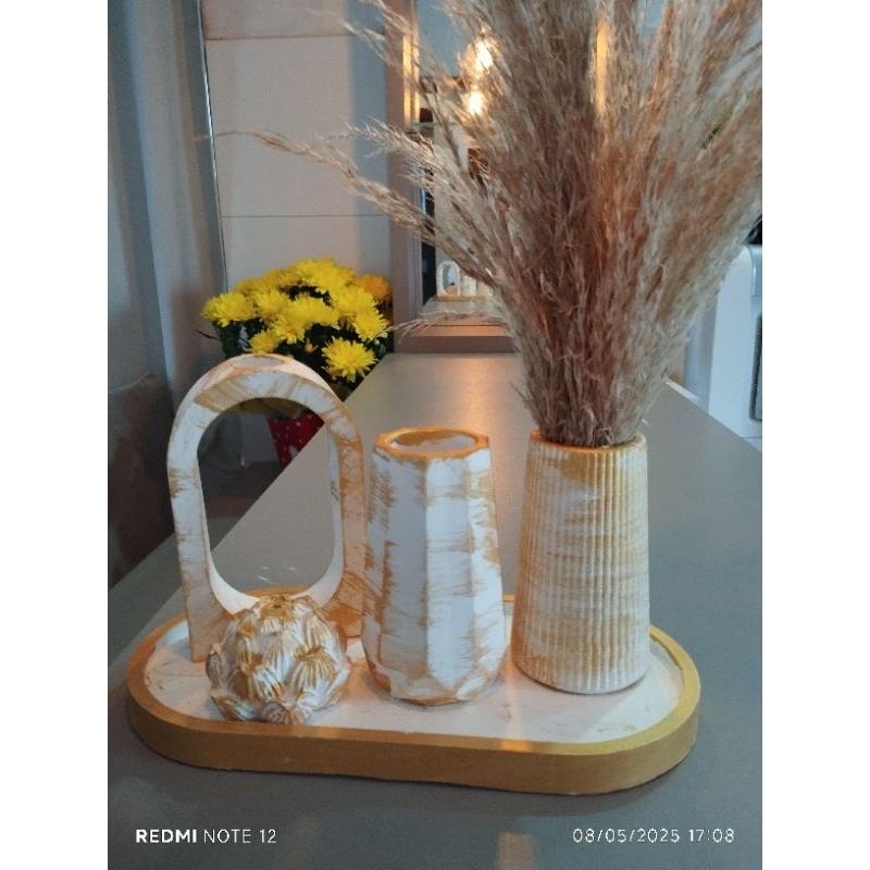 escultura decorativa luxo dourado em gesso concretize