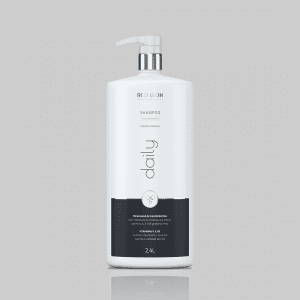 RED IRON DAILY SHAMPOO MULTIVITAMINICO - SHAMPOO PARA CABELOS OLEOSOS E COM PONTAS SECAS 2,4 LITROS