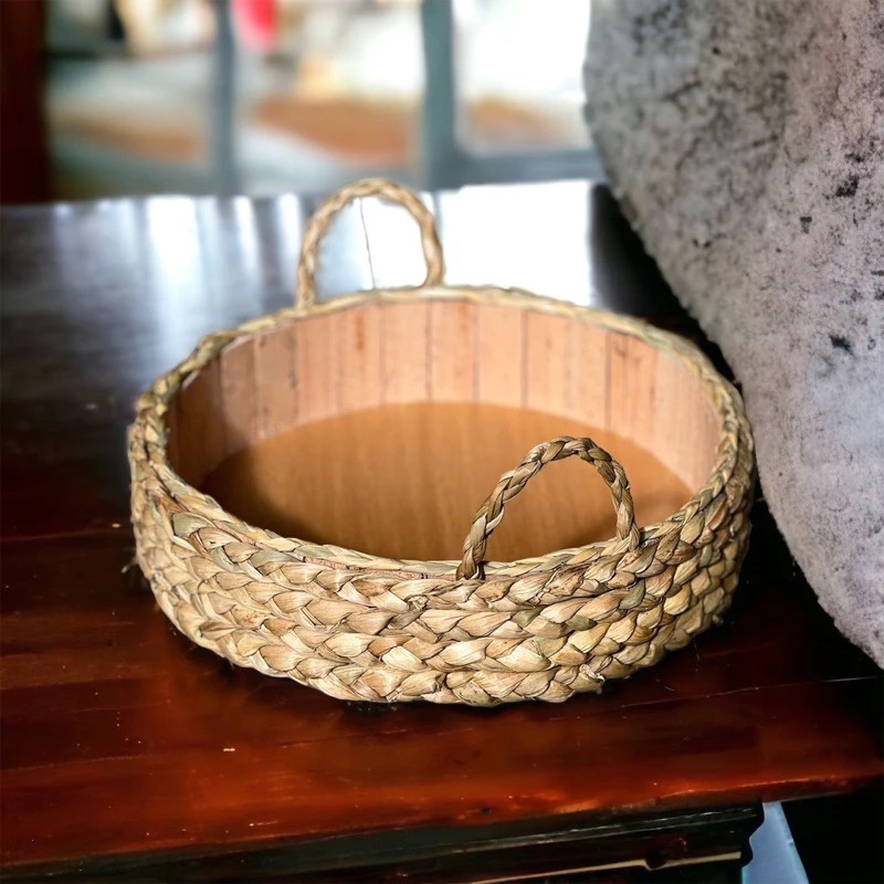 Cesto redondo trançado de palha de taboa com madeira 30x07 em Oferta na Shopee