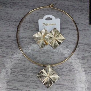 Choker Dourado Designer geométrico e quadriculado conjunto. em Oferta na Shopee
