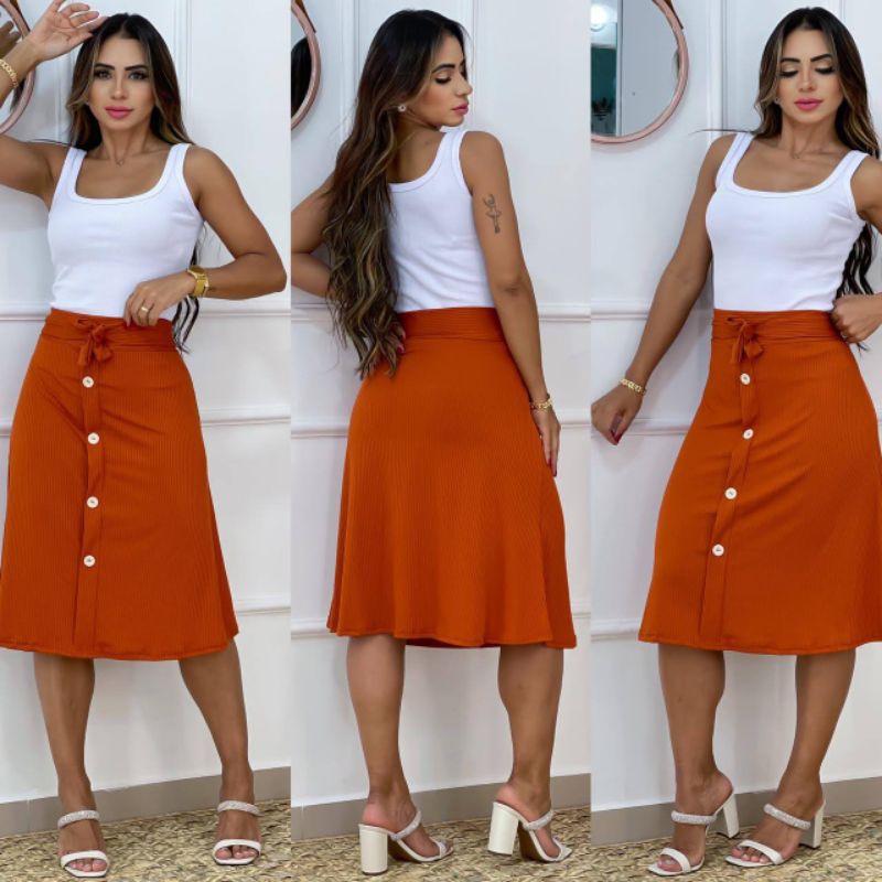 Saia Feminina Midi Com Detalhe De Botão