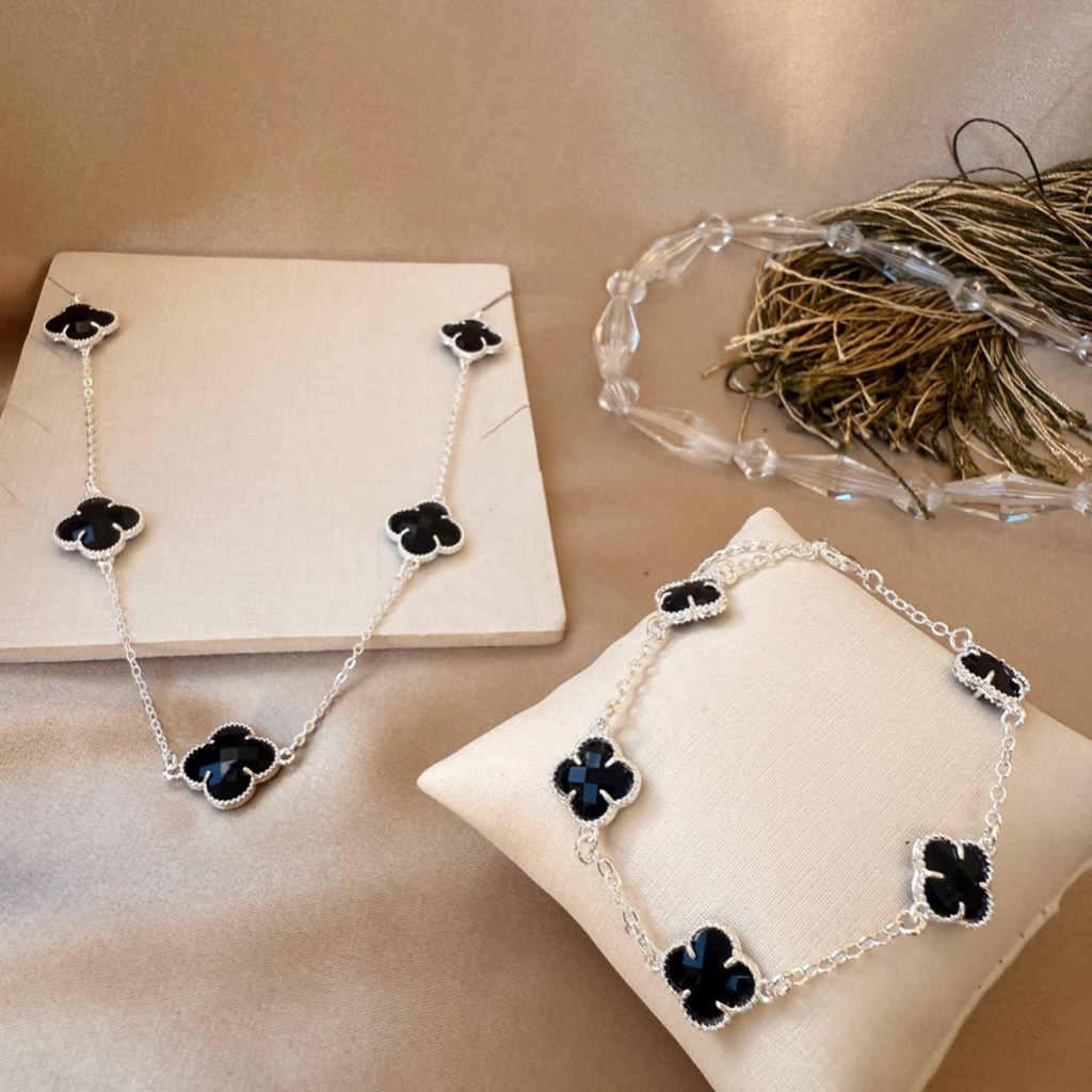 ZANNE KIT COLAR E PULSEIRSA TREVO DA SORTE VIRGINIA PRETO FOLHEADO A PRATA 925 em Oferta na Shopee