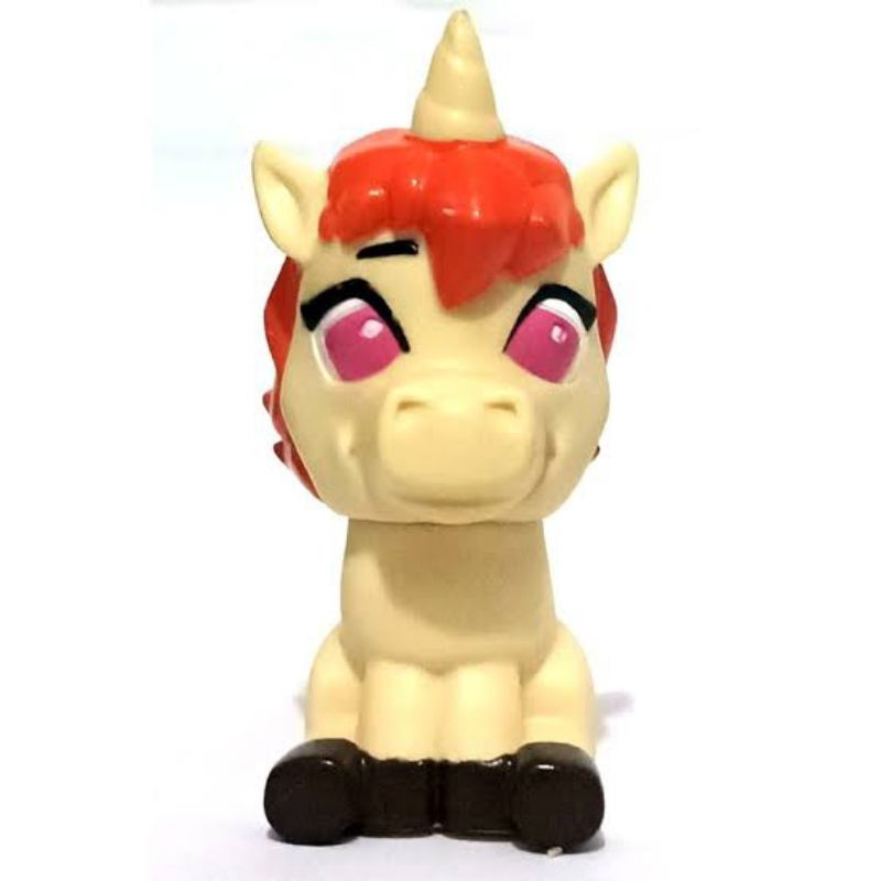 BONECO UNI CAVERNA DO DRAGAO GIRAFFAS 2024