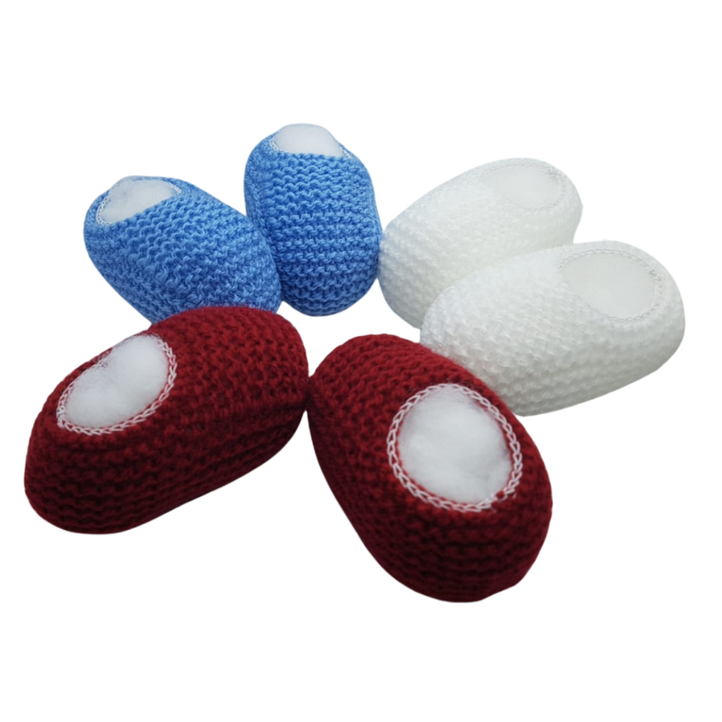 Kit 3 Pares Sapatinhos De Lã Em Tricô Bebê RN a 3 meses - cores: bordô, azul celeste e branco