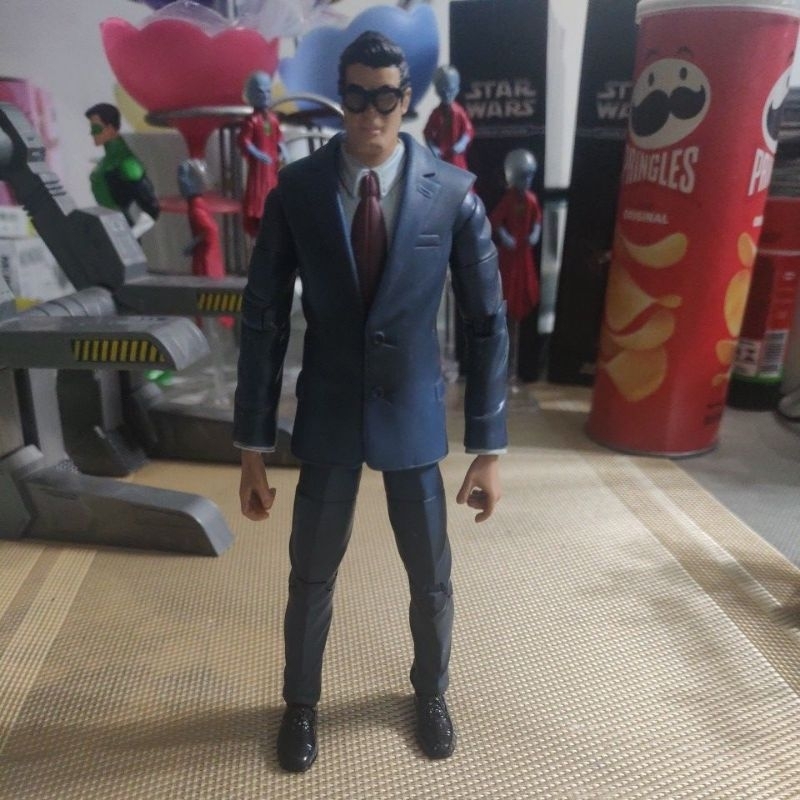 Boneco Clark Kent DC Super Heroes Superman S3 Select Sculpt Series Mattel DC Universe Classics