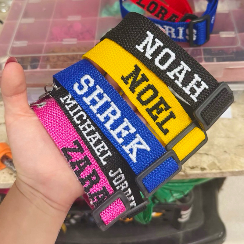 Coleira Identificação Pet Personalizada com Nome + Plaquinha de Osso com Nome e Número em Oferta na Shopee