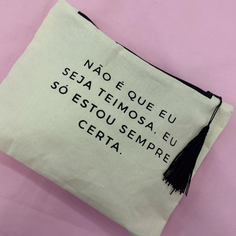 Necessaire Teimosa, estojo, porta maquigem, acessórios, bolsinha com zíper, presente, personalizado em Oferta na Shopee
