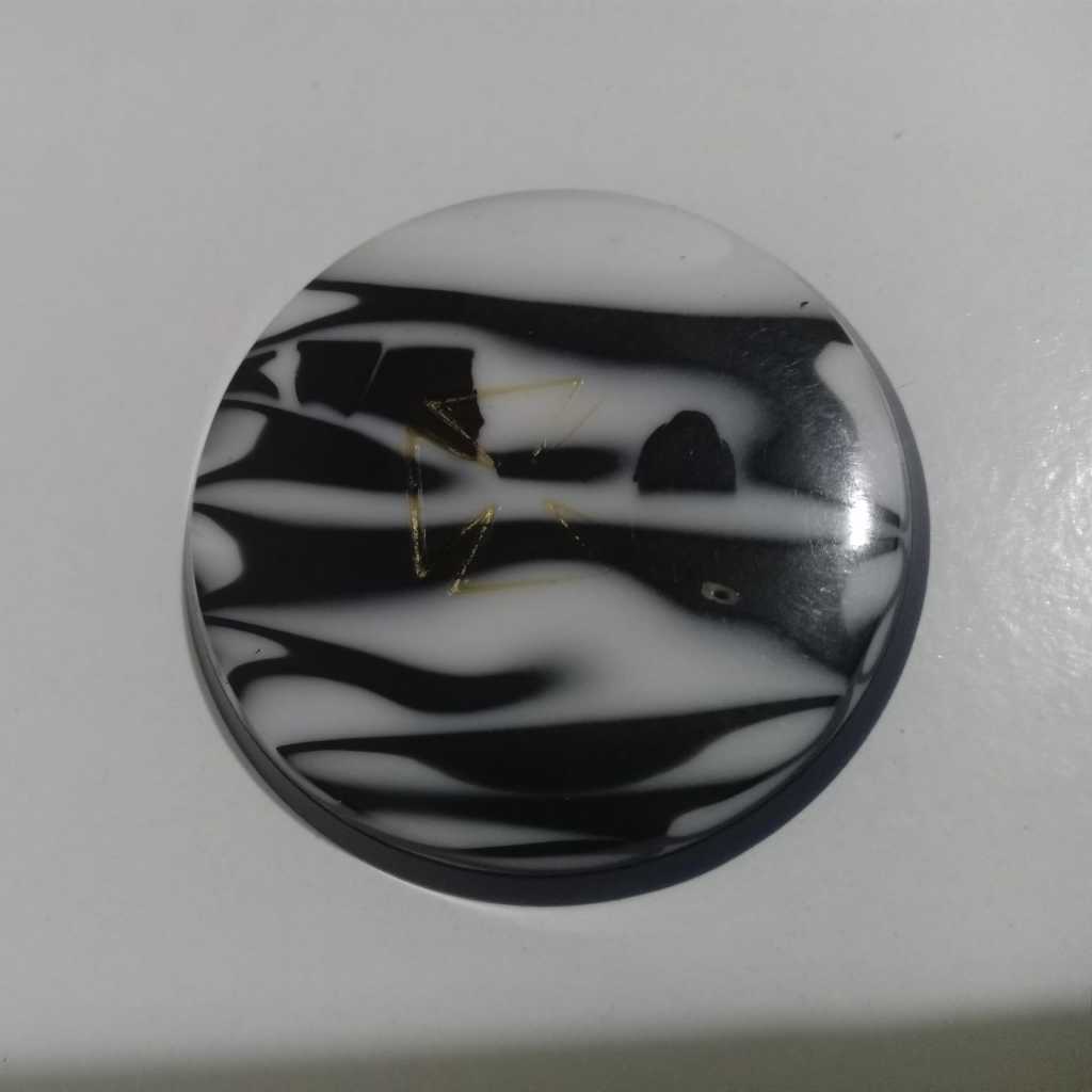 Botão de futebol de mesa antigo. (Galalite)