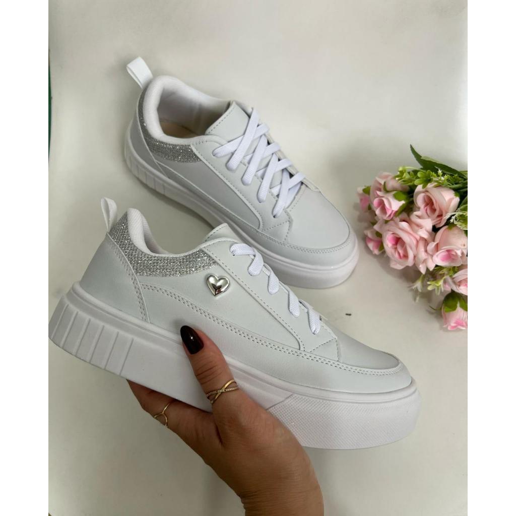 tenis feminino de coraçao com detalhe em gliter sapatos femininos em Oferta na Shopee