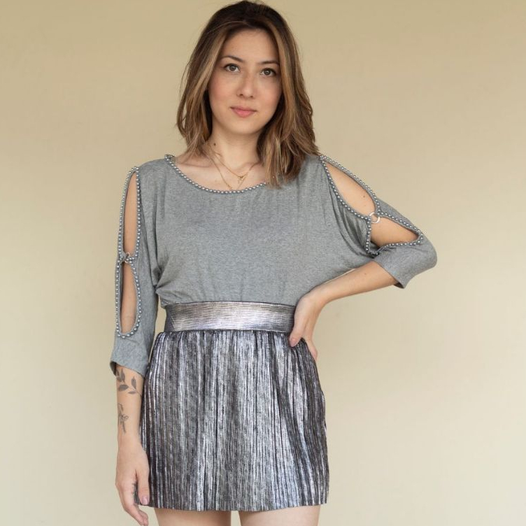 Minissaia Curta Fashion Linda Adulta Metalizada Prateada Plissada Elástico Cintura Tamanho M e G